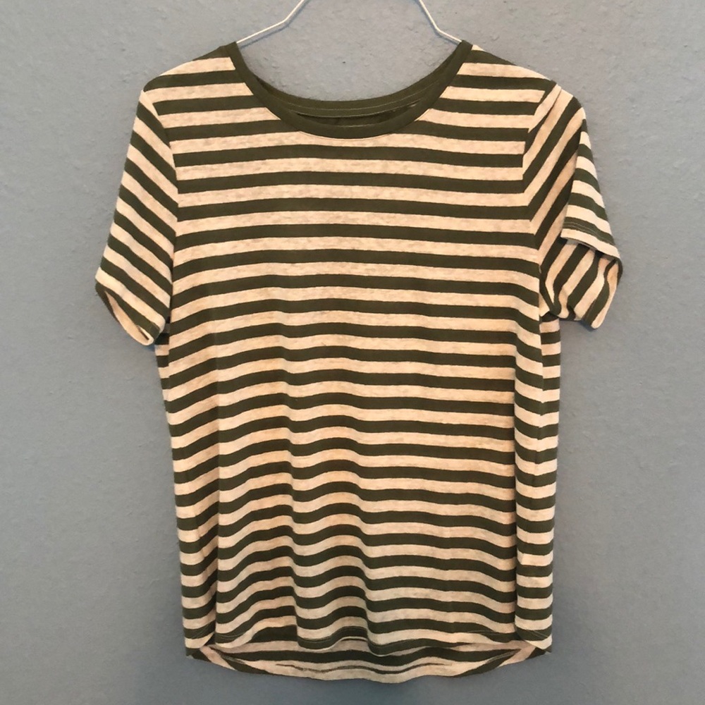 Short sleeve top